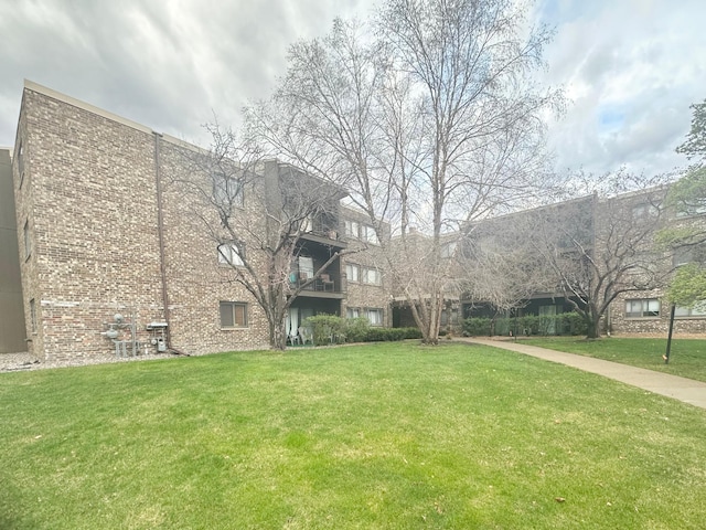 4120 Parklawn Ave Unit 134, Edina, MN 55435 - view of community featuring a lawn