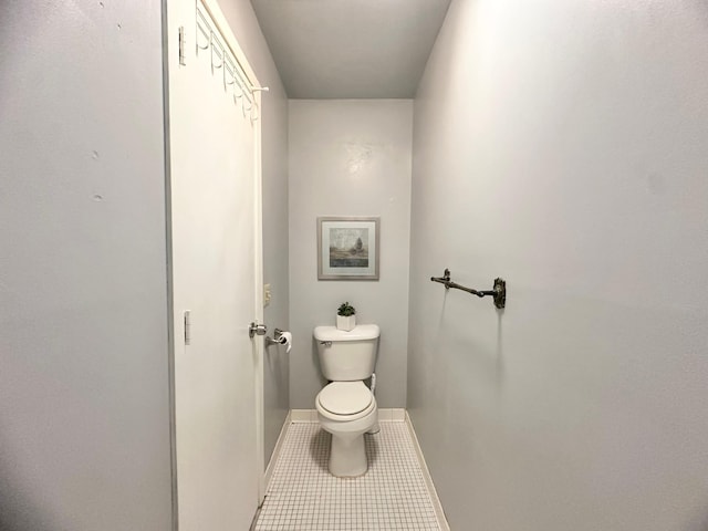 4120 Parklawn Ave Unit 134, Edina, MN 55435 - bathroom with toilet, tile patterned floors, and baseboards