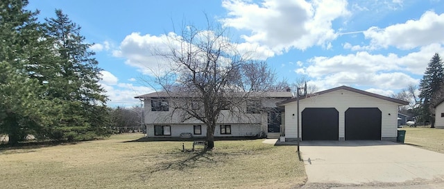 100 Park Rd, Staples, MN 56479 - view of front facade with a front lawn and concrete driveway