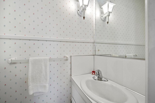 240 S St S, Owatonna, MN 55060 - bathroom featuring vanity