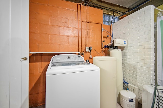laundry room featuring washer / dryer