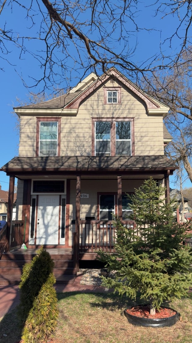 traditional-style house with a porch