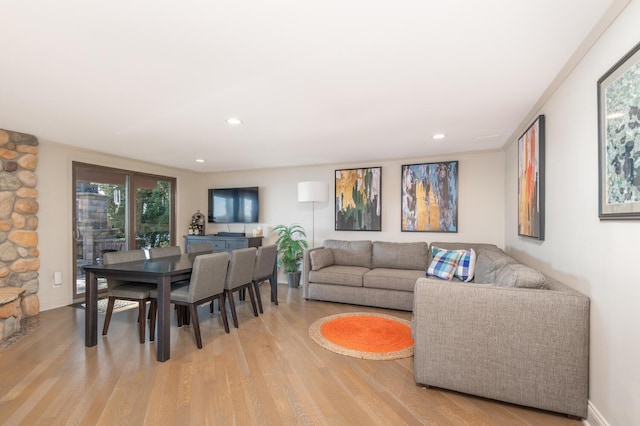 3008 Highland Blvd, Mound, MN 55364 - living room featuring light wood-type flooring, recessed lighting, and baseboards