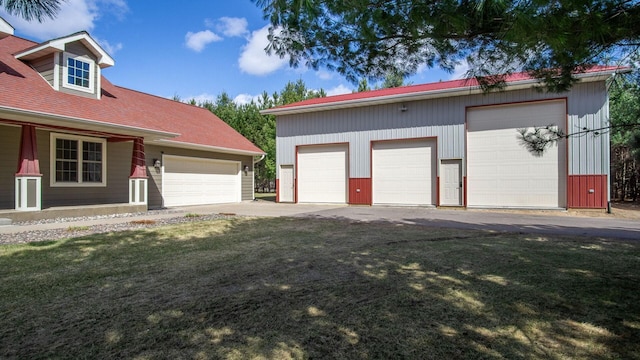 view of detached garage