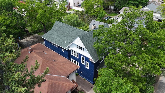 1023 17th Ave SE, Minneapolis, MN 55414 - aerial view of property and surrounding area featuring a tree filled landscape