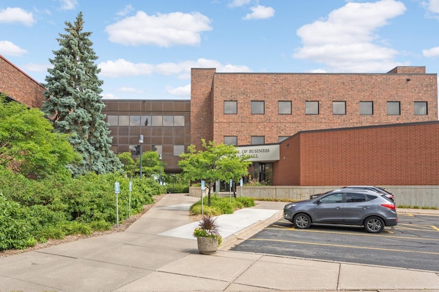 1757 Minnehaha Ave W, Saint Paul, MN 55104 - view of property with uncovered parking