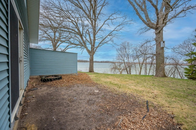 view of yard featuring a water view