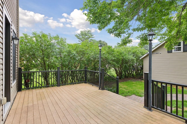 1584 Merrill St, Saint Paul, MN 55108 - view of wooden deck