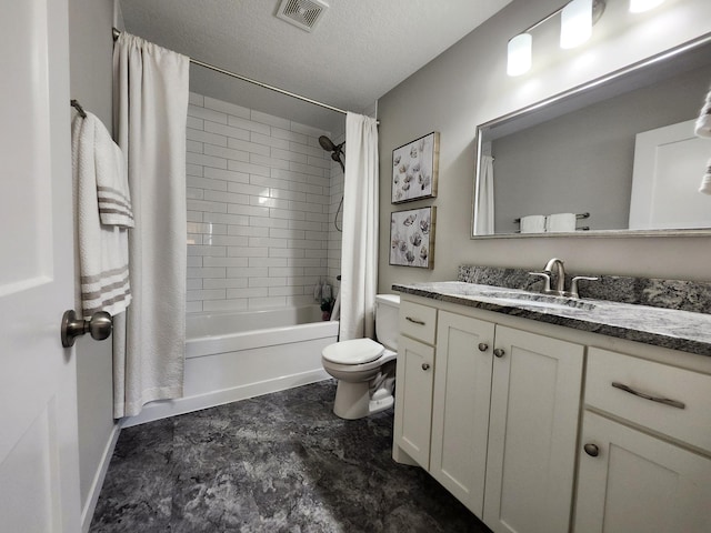 full bathroom featuring visible vents, vanity, toilet, baseboards, and shower / tub combo