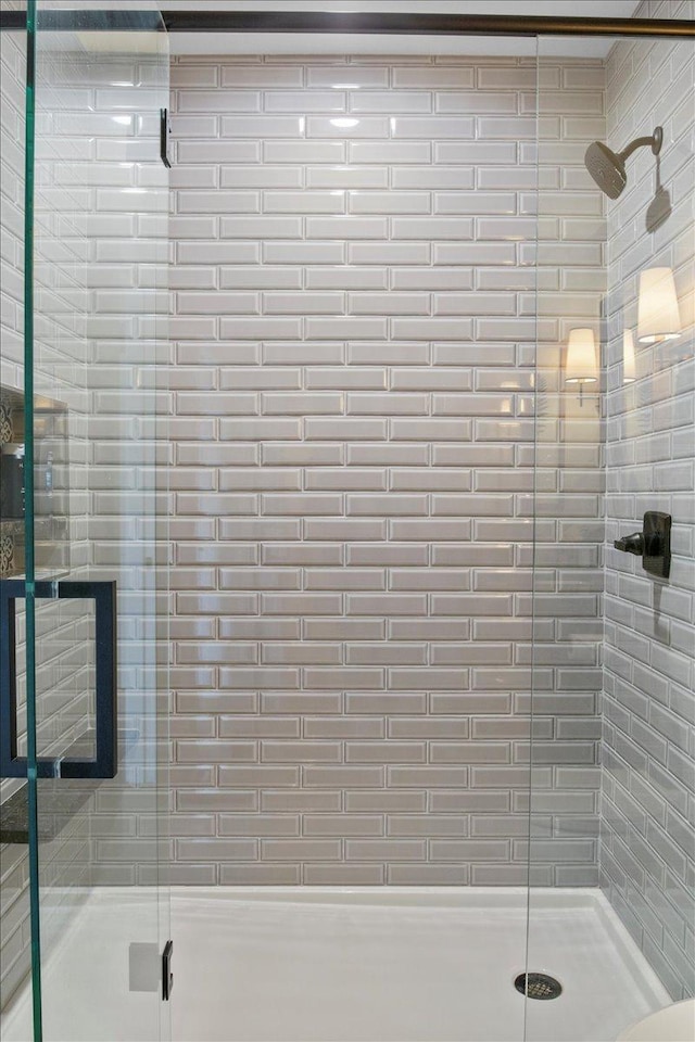 2041 Oak St, Lake City, MN 55041 - bathroom featuring a stall shower