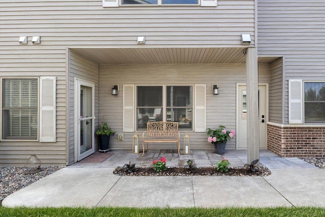 2041 Oak St, Lake City, MN 55041 - entrance to property