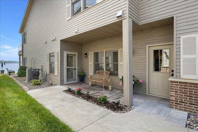 2041 Oak St, Lake City, MN 55041 - doorway to property with a porch