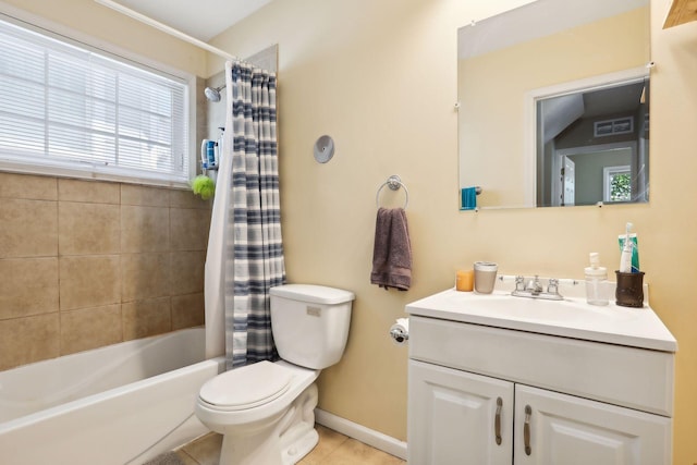 629 Oak St SE, Minneapolis, MN 55414 - bathroom featuring visible vents, toilet, shower / tub combo with curtain, vanity, and tile patterned floors