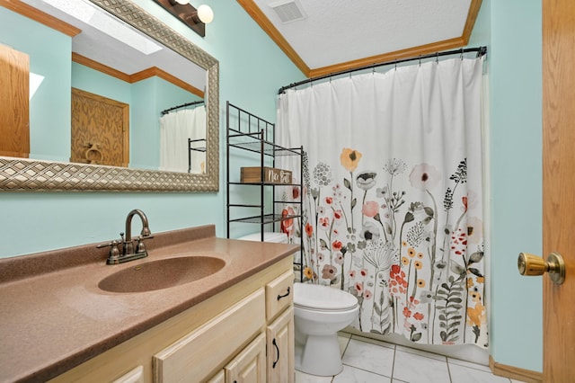 full bath featuring vanity, toilet, curtained shower, visible vents, and ornamental molding