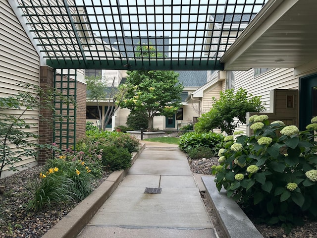 7631 Edinborough Way Unit 5319, Edina, MN 55435 - view of home's community with a pergola
