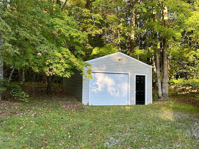 view of detached garage