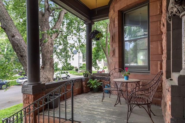 231 Arundel St Unit 1, Saint Paul, MN 55102 - view of wooden porch