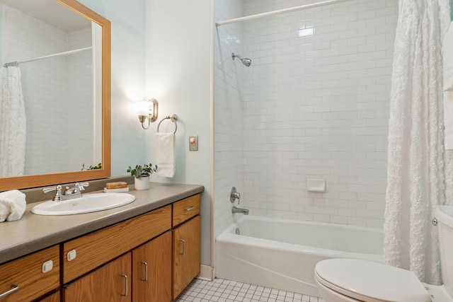 231 Arundel St Unit 1, Saint Paul, MN 55102 - full bath featuring vanity, shower / bath combo with shower curtain, and tile patterned flooring