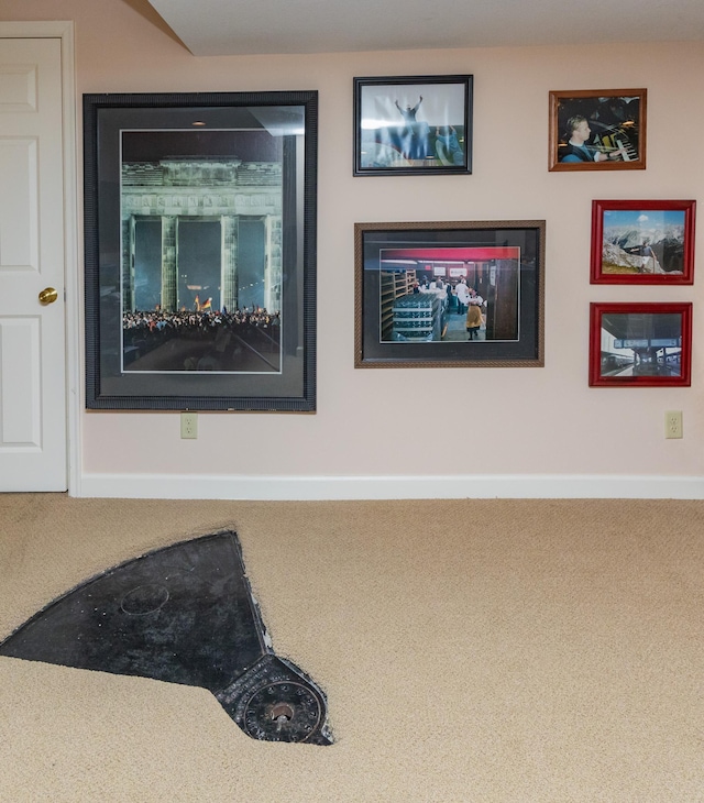 818 Summit Ave, Saint Paul, MN 55105 - detailed view of carpet floors