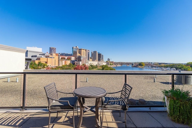 240 Spring St Unit 331, Saint Paul, MN 55102 - balcony with a water view and a city view