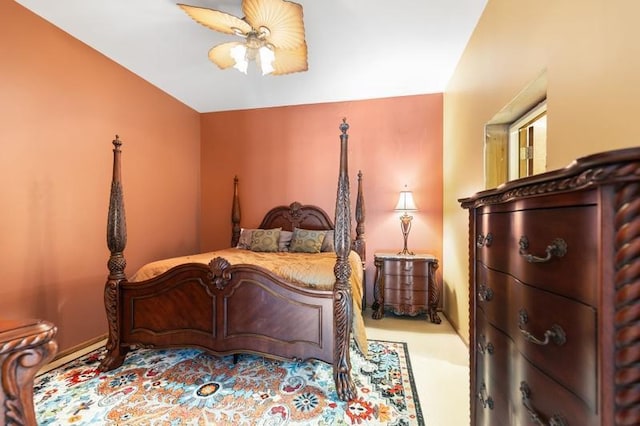 bedroom with ceiling fan