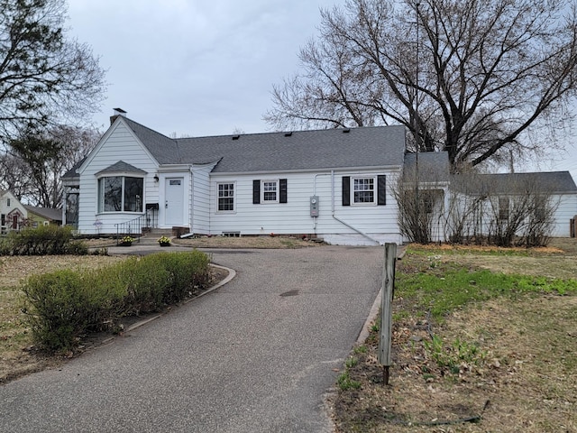 4240 Lake Road Ave, Robbinsdale, MN 55422 - single story home with driveway and roof with shingles