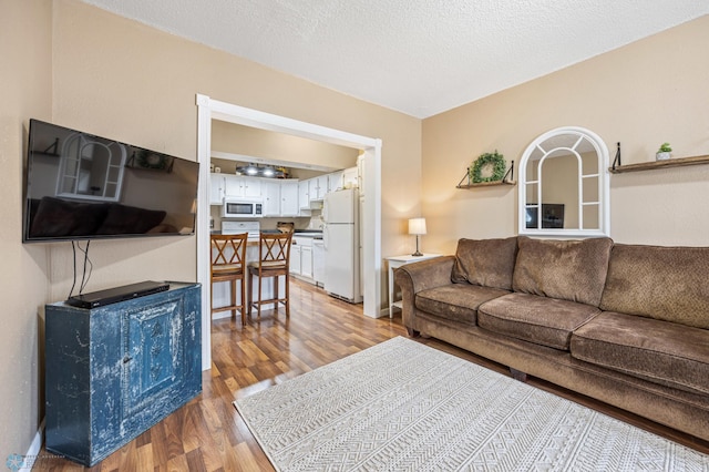 804 8th St N Unit 2, Fargo, ND 58102 - living room featuring light wood-type flooring