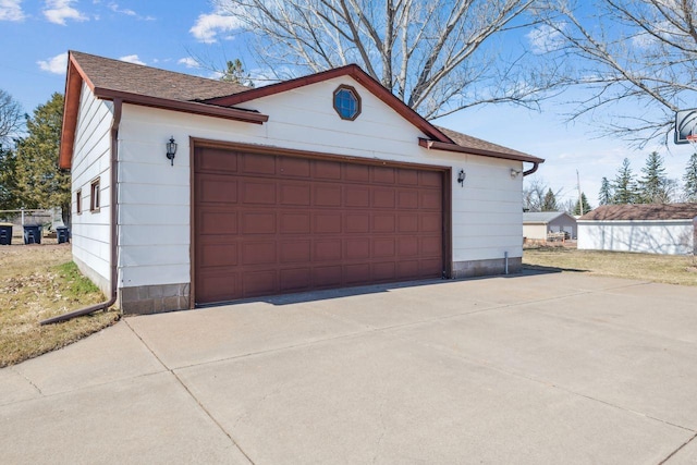 view of detached garage
