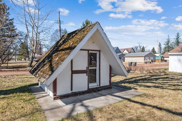 view of outbuilding