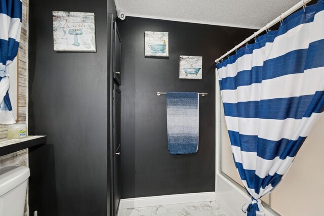 4674 Eagle Ridge Ln, Monticello, MN 55362 - full bathroom featuring marble finish floor, toilet, baseboards, a textured ceiling, and shower / bath combo