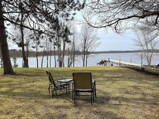 view of yard with a water view
