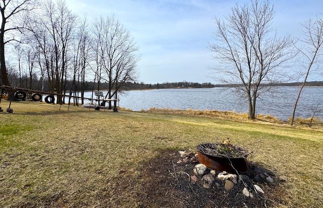 view of yard with a water view