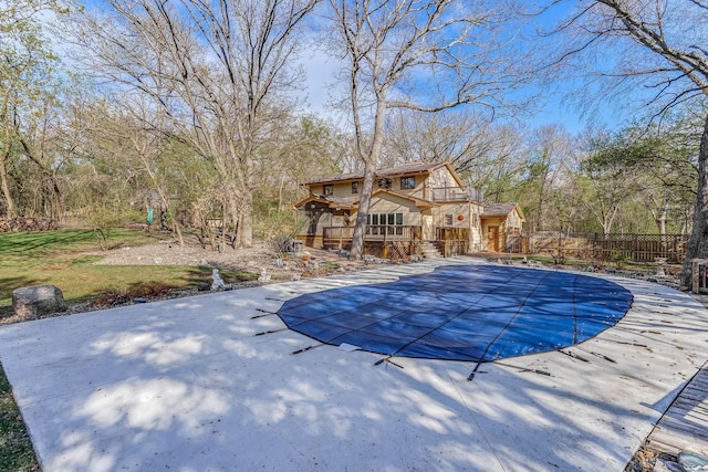 5411 Southwood Dr, Bloomington, MN 55437 - view of swimming pool with a fenced in pool, a patio area, and fence