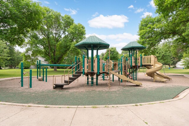 5410 Creek View Ln, Edina, MN 55439 - view of community play area