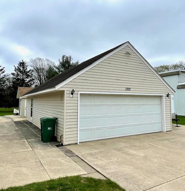 view of detached garage