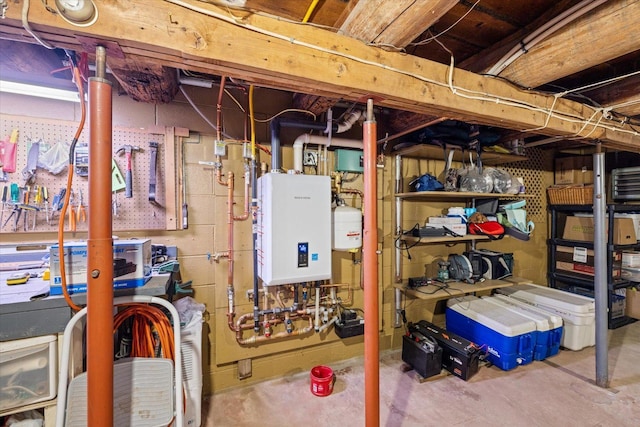 7500 Northfield Rd, Pike Twp, MN 55732 - storage area with water heater