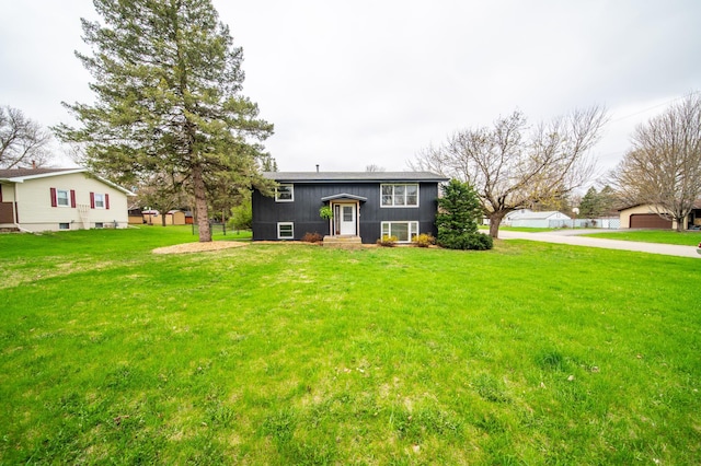 1474 Aldrich Ct, Faribault, MN 55021 - view of front of property with entry steps and a front lawn