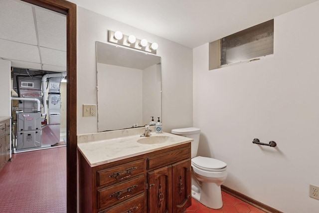 13982 Mount Ter, Minnetonka, MN 55345 - bathroom with vanity, toilet, and baseboards