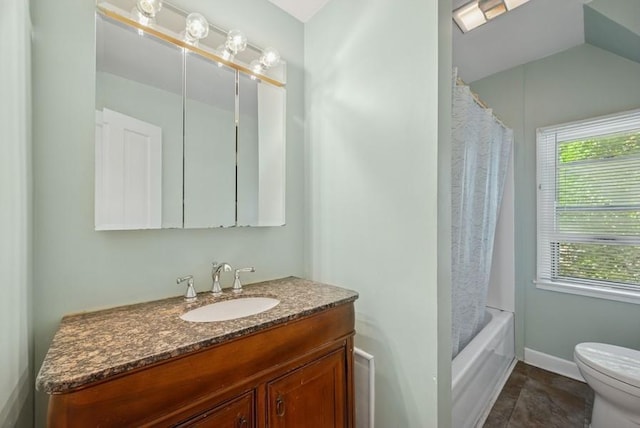 742 Laurel Ave, Saint Paul, MN 55104 - full bathroom featuring vanity and shower / tub combo