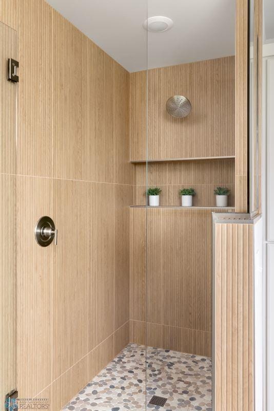 8851 Northern Lights Ave, Horace, ND 58047 - full bath featuring tiled shower