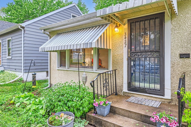 3427 Upton Ave N, Minneapolis, MN 55412 - view of exterior entry