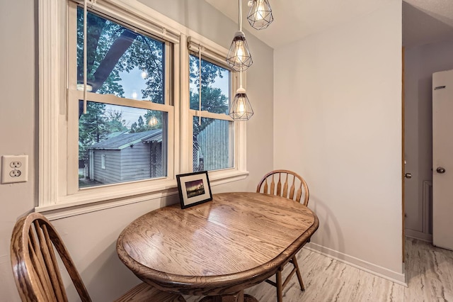 3427 Upton Ave N, Minneapolis, MN 55412 - dining area with baseboards