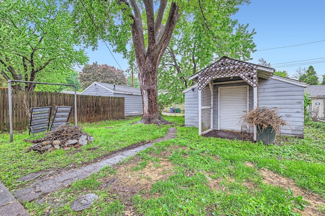 3427 Upton Ave N, Minneapolis, MN 55412 - view of yard with an outbuilding
