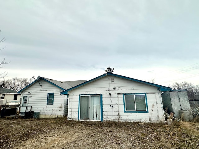 307 Lincoln St SE, Warroad, MN 56763 - view of back of property
