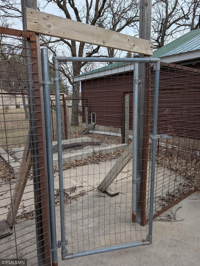 32255 County 21, Browerville, MN 56438 - gate featuring fence