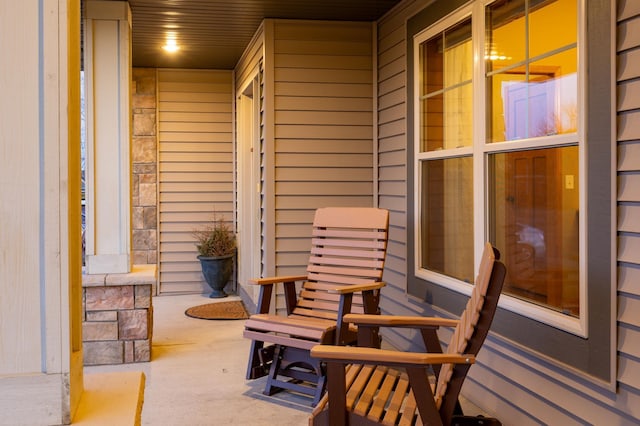 17639 Heidelberg Way, Lakeville, MN 55044 - balcony with a porch