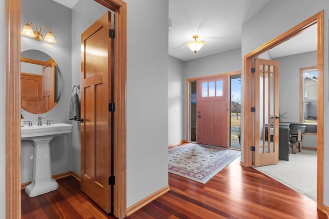 17639 Heidelberg Way, Lakeville, MN 55044 - entrance foyer featuring wood finished floors and baseboards