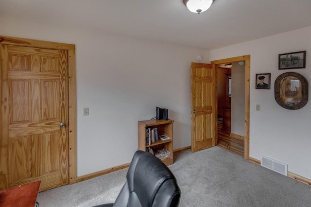 7621 Winter Trl, Breezy Point, MN 56472 - home office with light carpet and baseboards