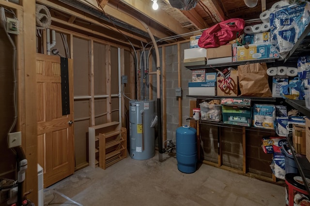 7621 Winter Trl, Breezy Point, MN 56472 - unfinished below grade area with water heater and a water pressure tank