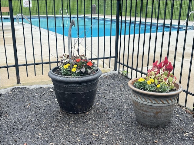 11560 Red Fox Dr, Maple Grove, MN 55369 - view of patio